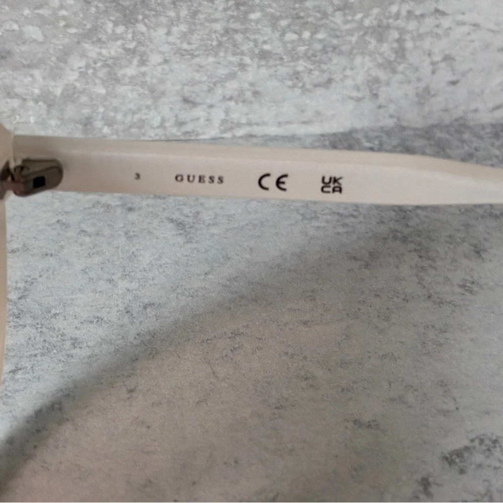GUESS Pearl White Cat Eye Sunglasses Rose Gold Stud Detail NEW